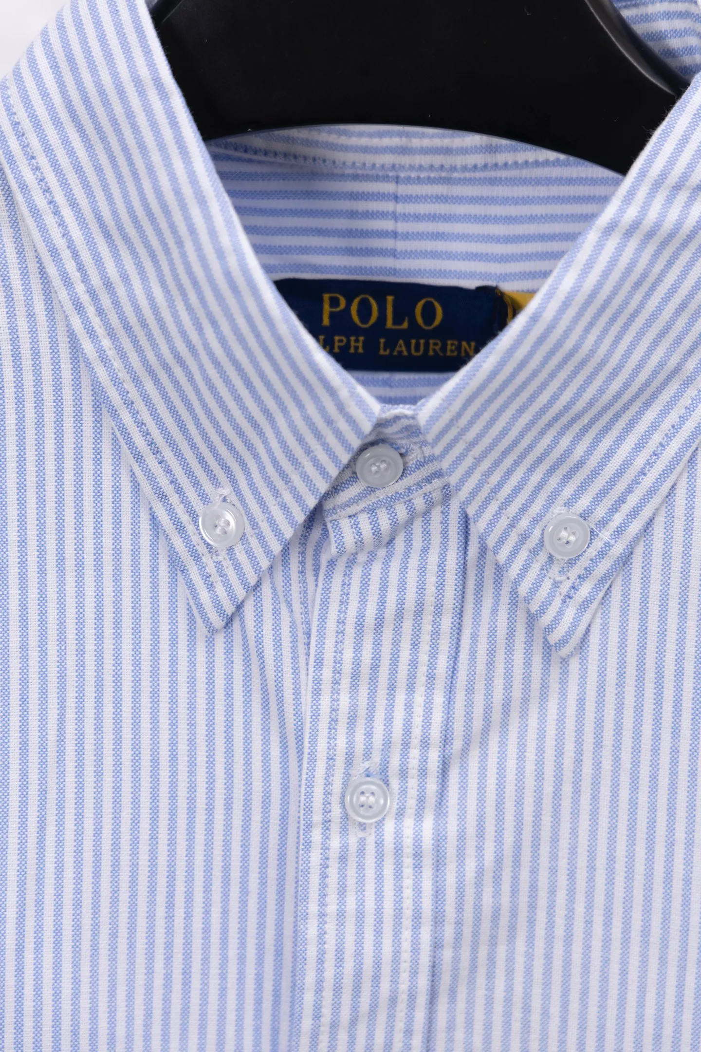 P210 model number/F149 Ralph Laure small label color block embroidered shirt. Same style for men and women. The details of the official website are the same. Full set of packaging. Three labels are complete. Moisture-proof paper. Different market currency. Feel free to compare. The fabric is customized and dyed with ultra-high washed tie-dye process. Complex workmanship. Non-original pure cotton Oxford fabric material. Garment wash. Skin-friendly and comfortable. Classic and versatile. Suitable for business and leisure. Collar buttons. Different currency. All fabric accessories are original and benchmarked. The precise and high-quality jacquard craftsmanship makes the fabrics integrated into one. The upper body is soft and comfortable, extremely delicate, the hand feels solid, smooth and soft. The fabric does not wrinkle, and the hand feel is invincible. Perfect details. Size: S-XL